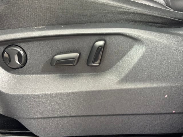 Used 2018 Volkswagen Tiguan SEL AWD/4WD image 14