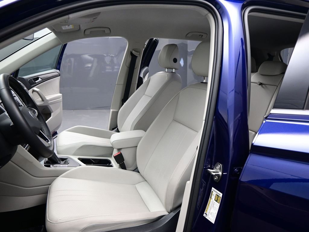 Used 2024 Volkswagen Tiguan SE image 9