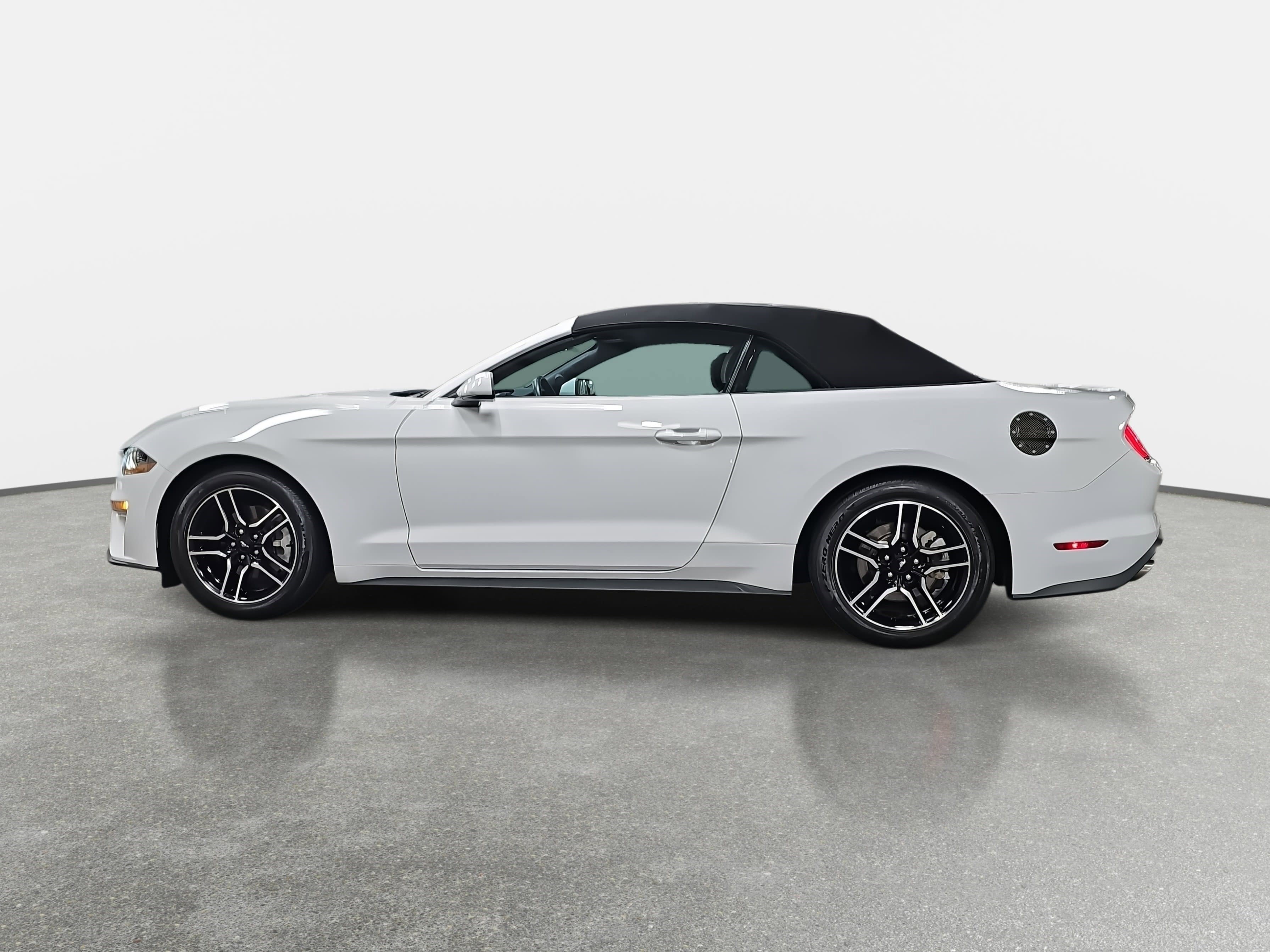 Used 2023 Ford Mustang Convertible w/ Equipment Group 101A image 8