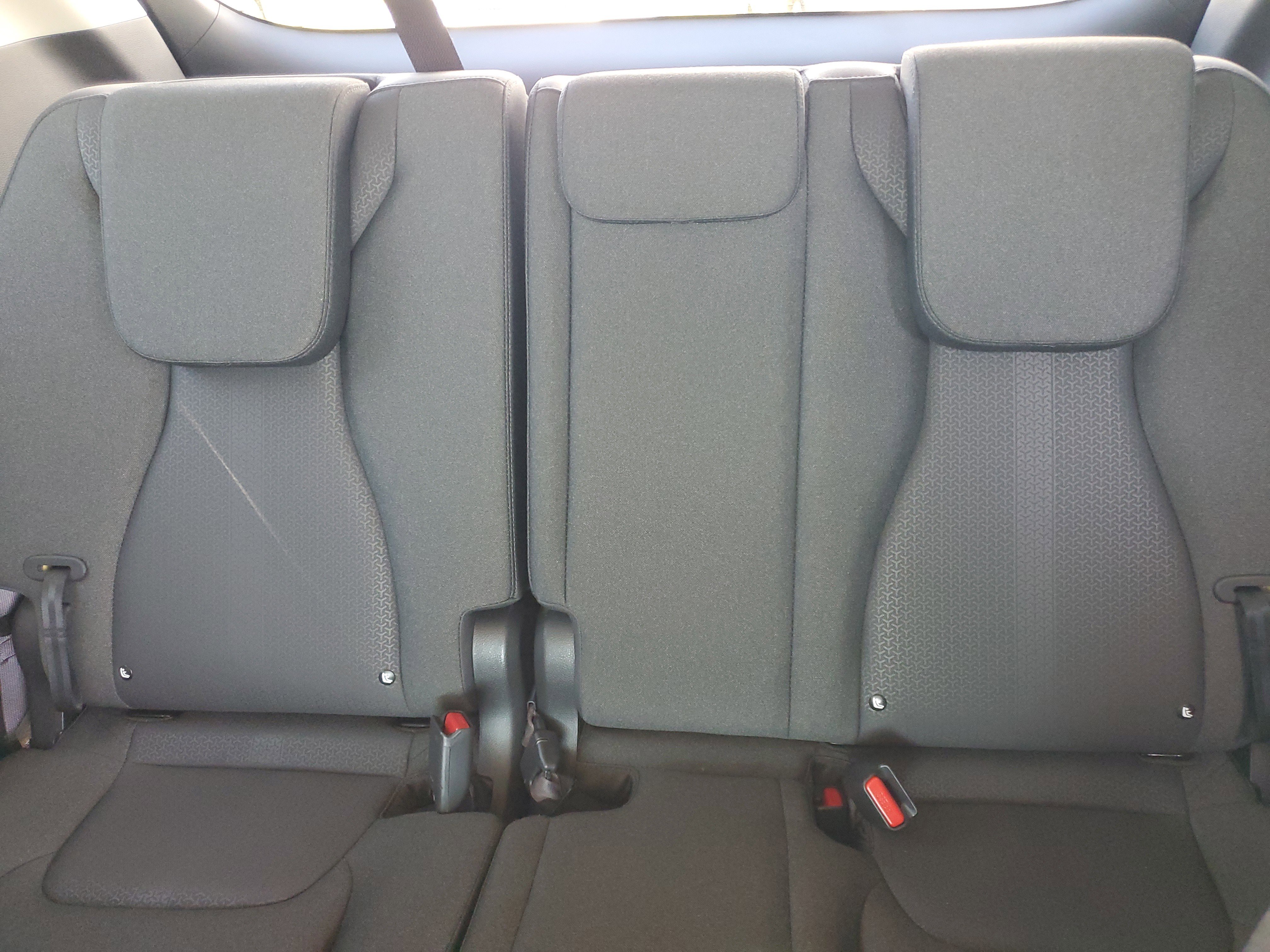 Used 2023 Kia Carnival LX image 28