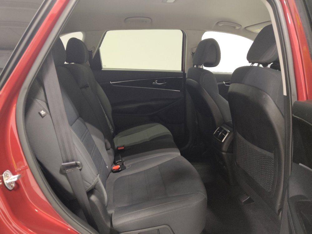 Used 2016 Kia Sorento LX w/ LX Convenience Package image 19