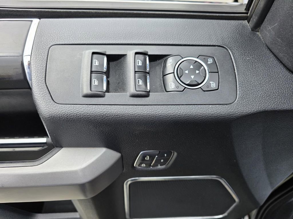 Used 2018 Ford F150 Platinum w/ Equipment Group 701A Luxury image 13