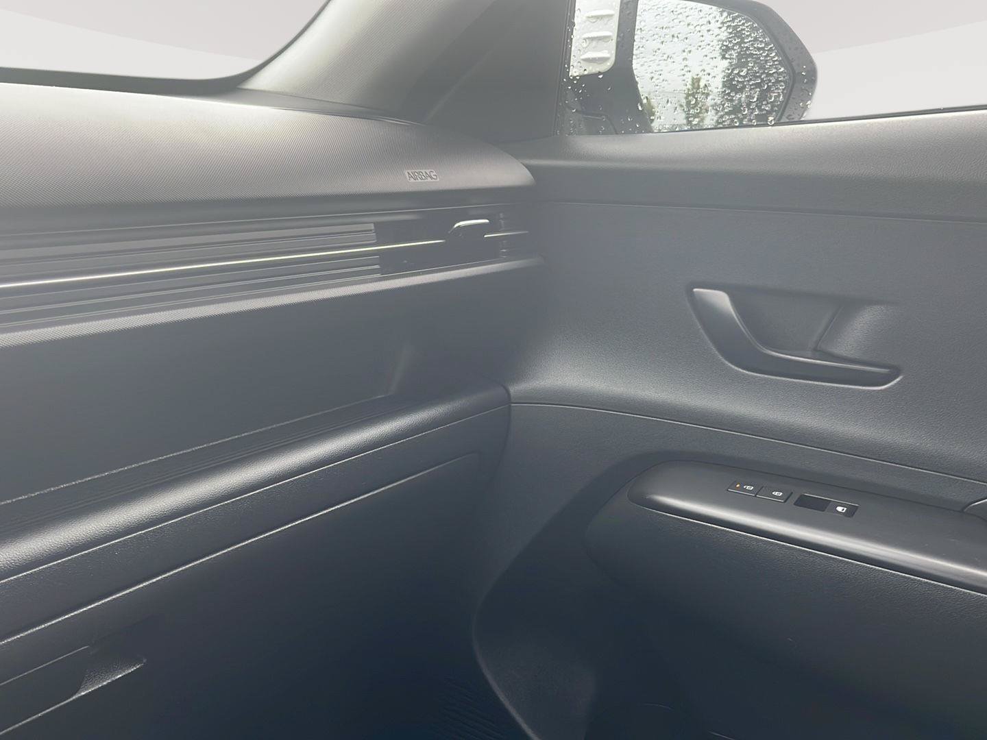 Certified 2025 Hyundai Kona SEL AWD/4WD image 35