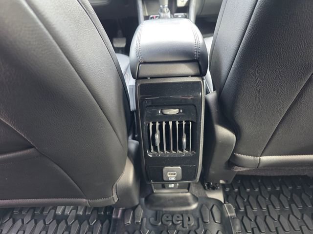 Used 2024 Jeep Compass Limited image 16