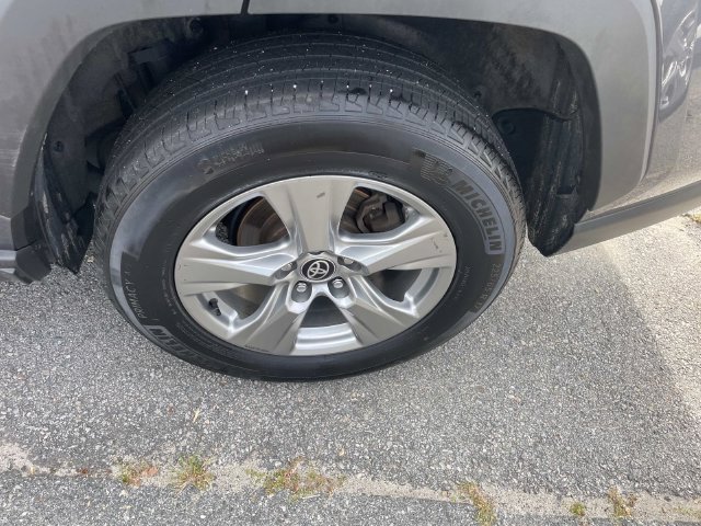 Used 2024 Toyota RAV4 XLE FWD image 16