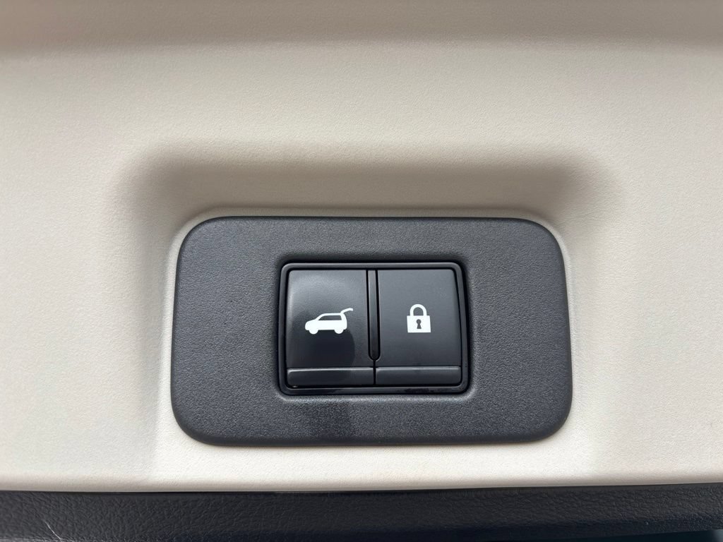 Certified 2023 Nissan Ariya FWD image 8