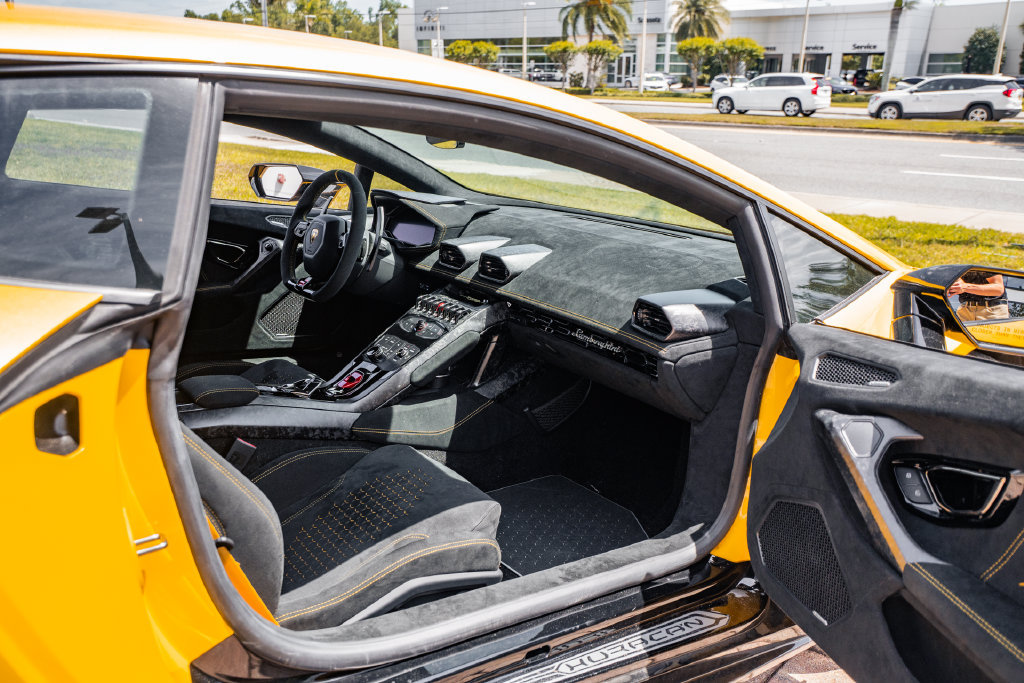 Used 2018 Lamborghini Huracan Performante AWD/4WD image 34