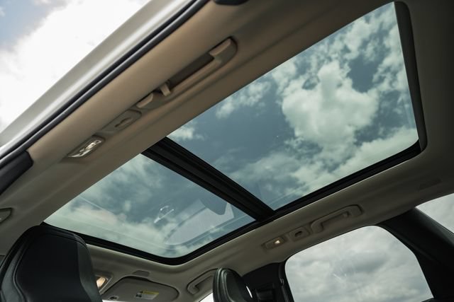 Certified 2023 Volvo XC60 T8 Plus w/ Climate Package AWD/4WD image 32