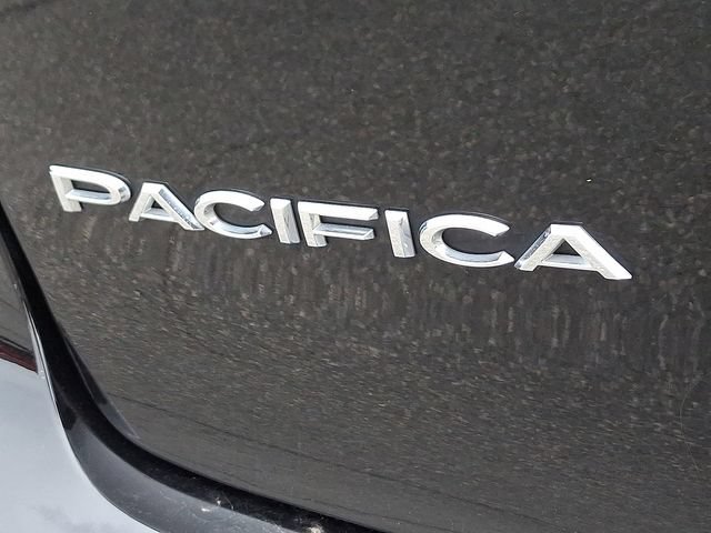 Used 2024 Chrysler Pacifica Touring-L FWD image 33
