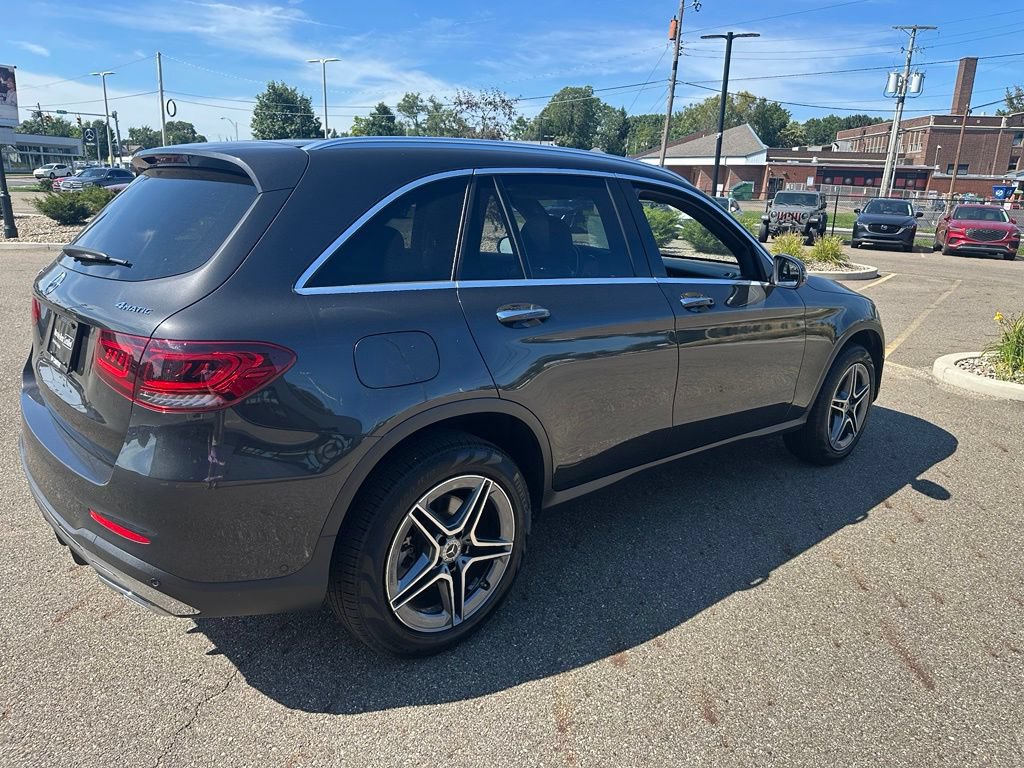 Used 2022 Mercedes-Benz GLC 300 4MATIC image 5