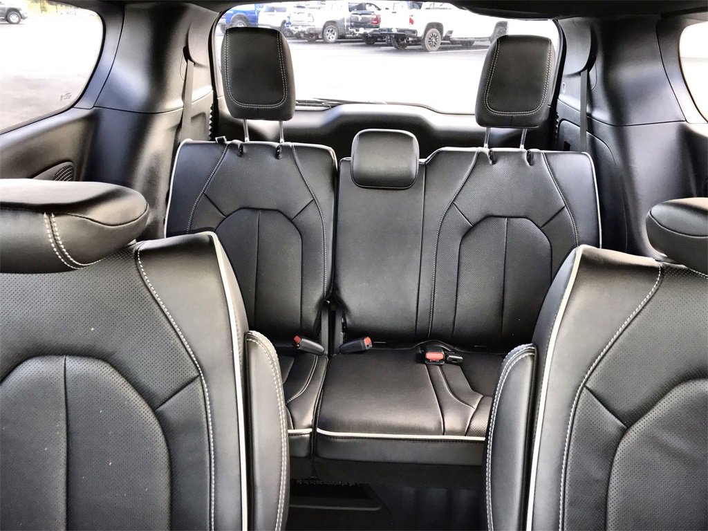 New 2026 Chrysler Pacifica Limited image 24