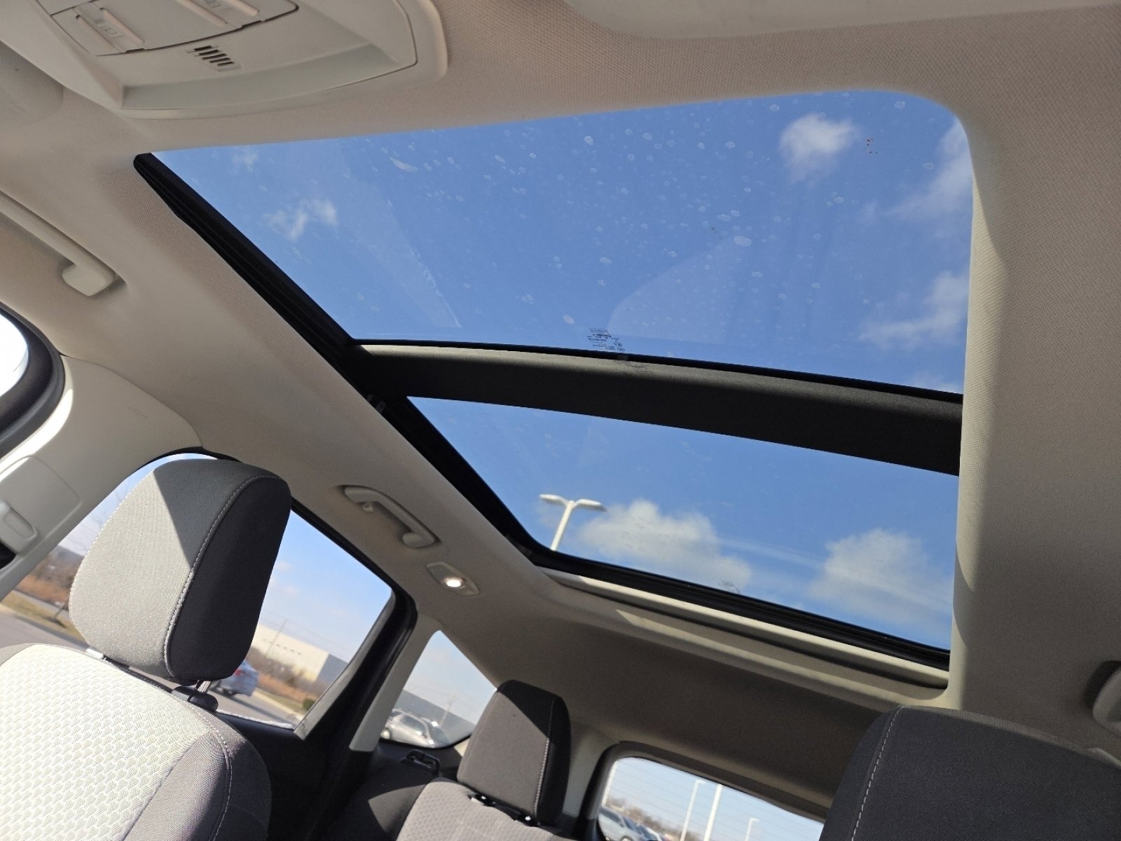 Used 2018 Ford Escape SE image 4