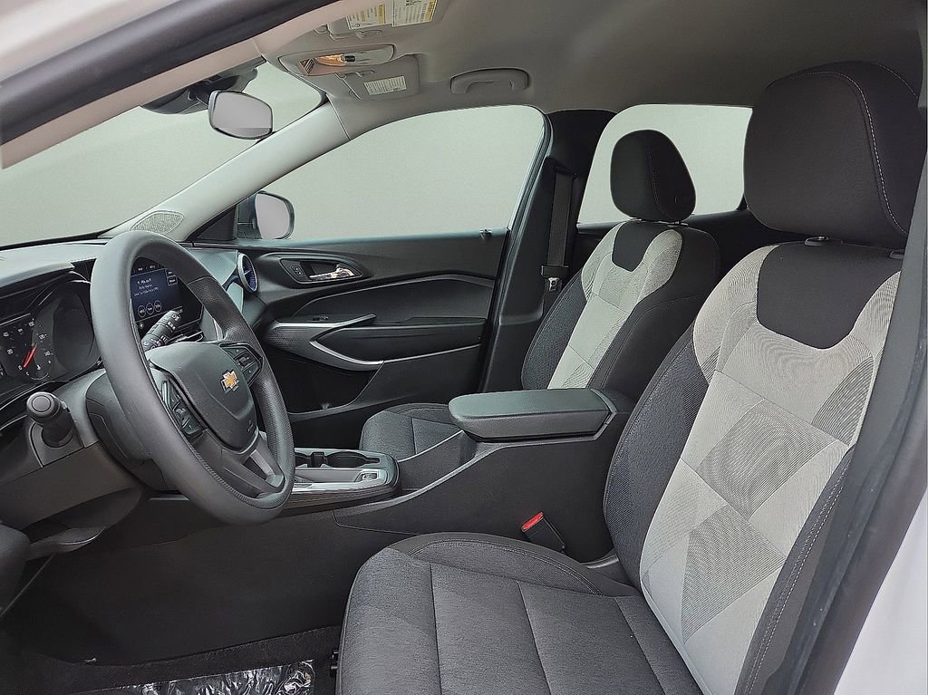 Used 2024 Chevrolet Trax LS image 24