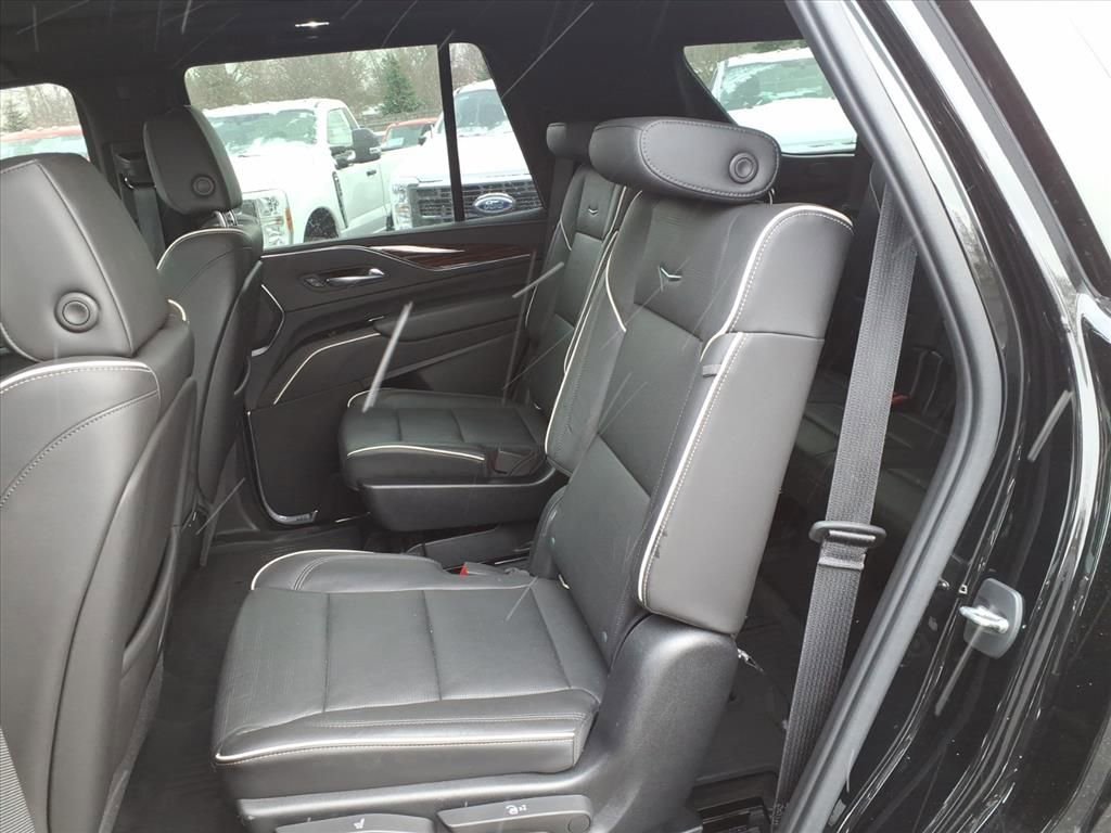 Used 2021 Cadillac Escalade Premium Luxury image 27