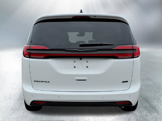Used 2026 Chrysler Pacifica Select AWD/4WD image 5