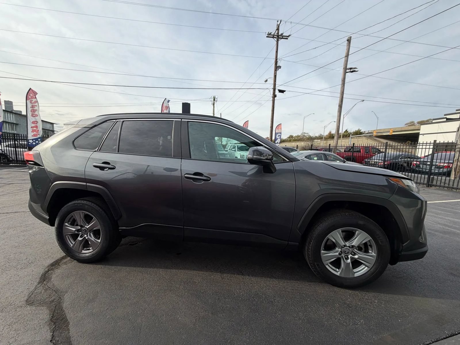 Used 2023 Toyota RAV4 XLE AWD/4WD image 11