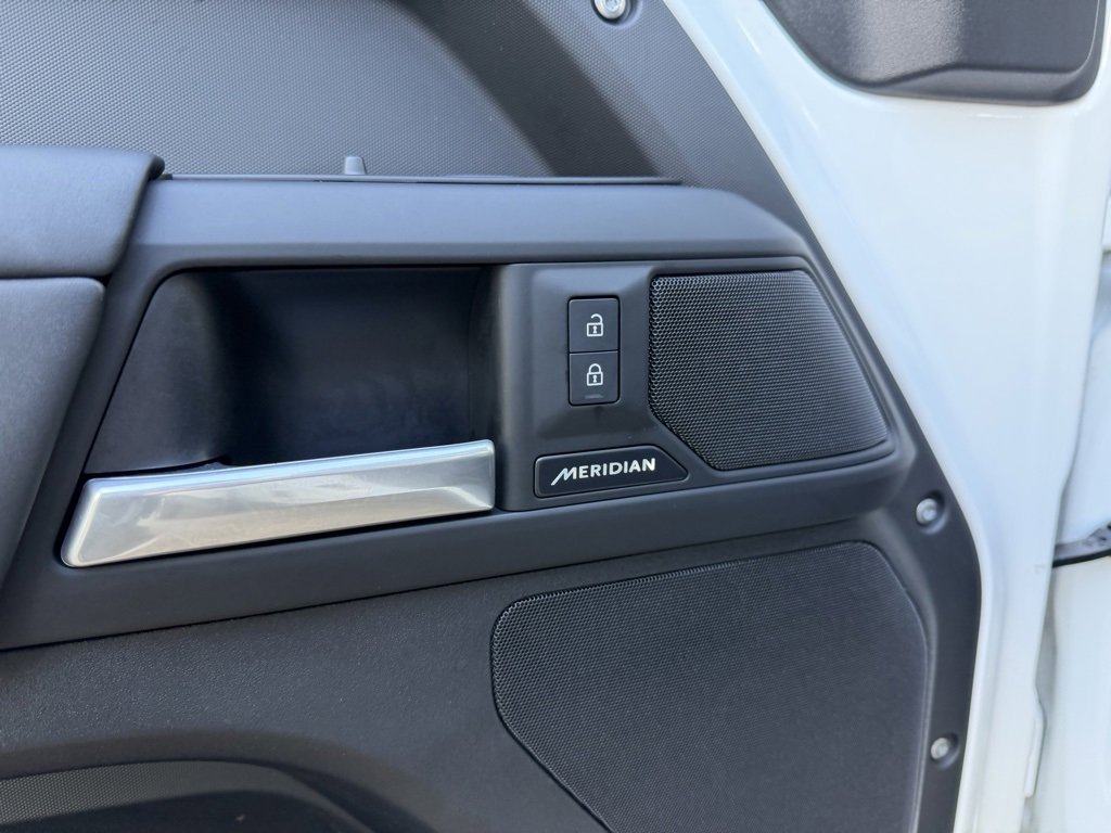 Used 2025 Land Rover Defender 110 S image 12