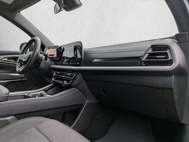 Certified 2025 Chevrolet Traverse LT w/ Driver Confidence Package image 22