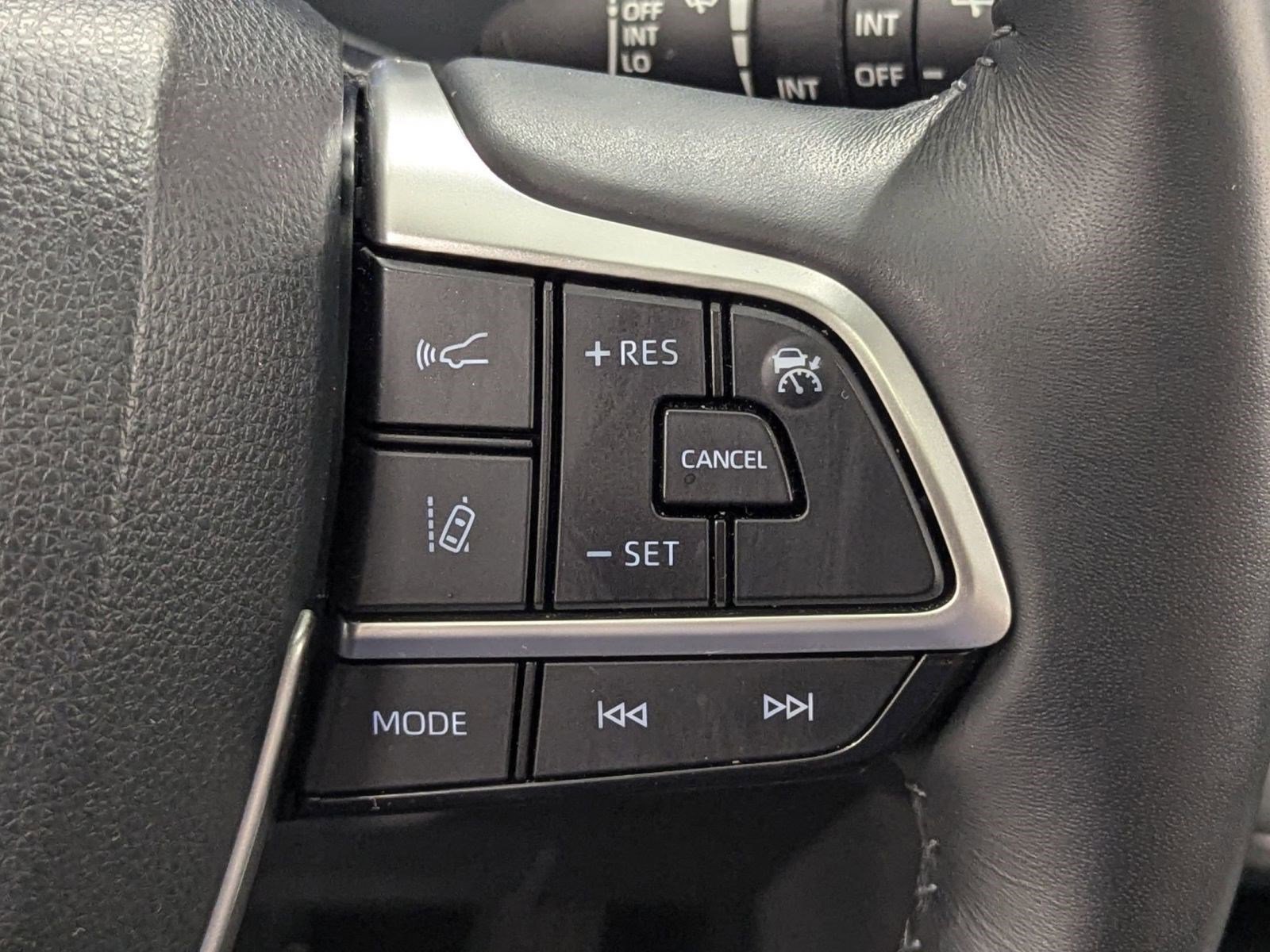 Used 2023 Toyota Highlander Limited image 26