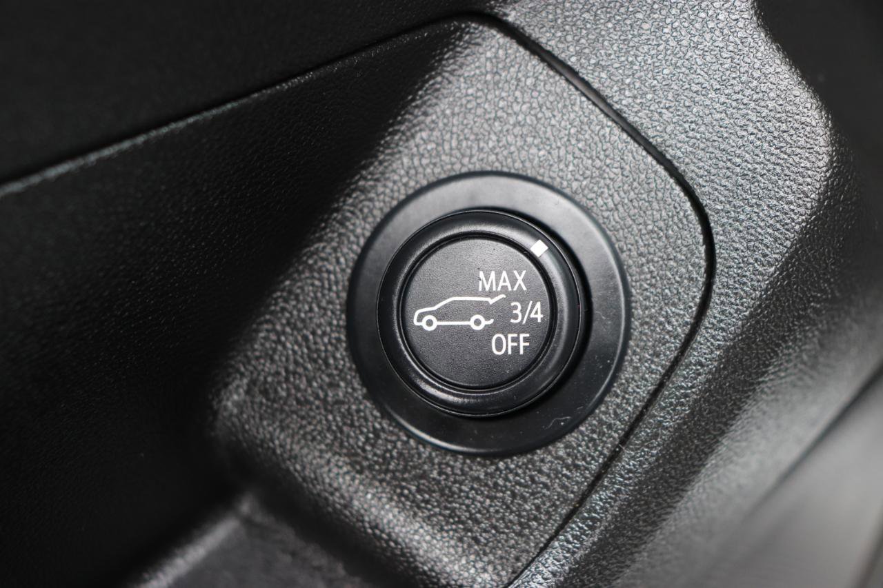 Used 2024 GMC Terrain SLT AWD/4WD image 47