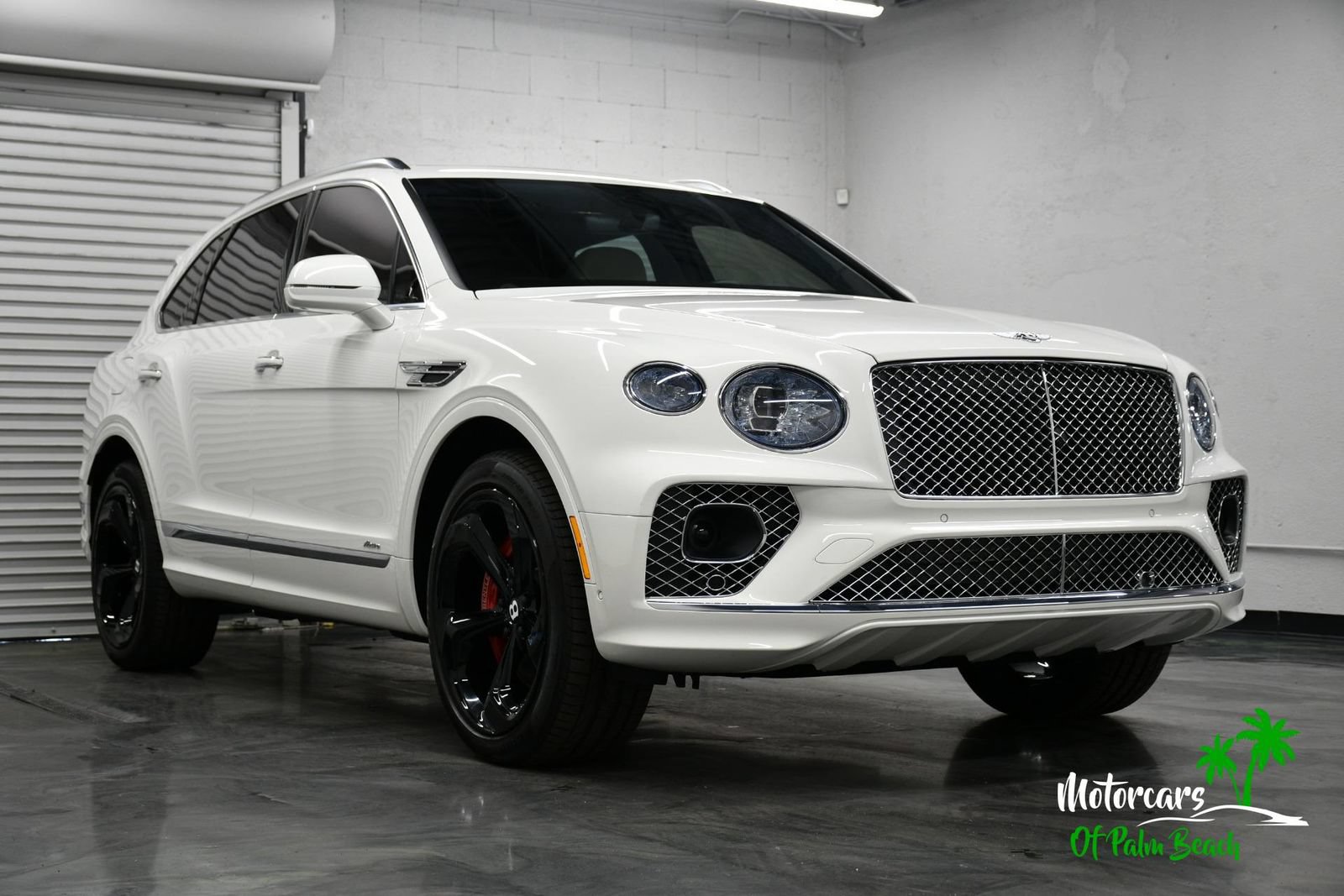 Used 2023 Bentley Bentayga AWD/4WD image 24