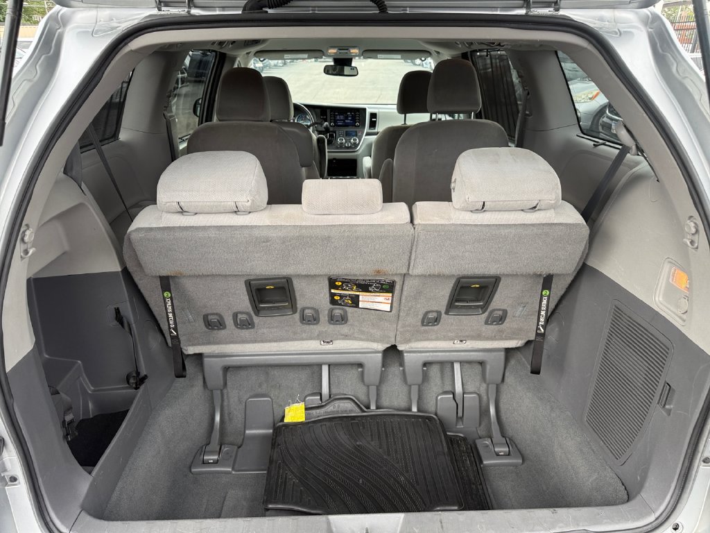 Certified 2020 Toyota Sienna LE FWD image 26