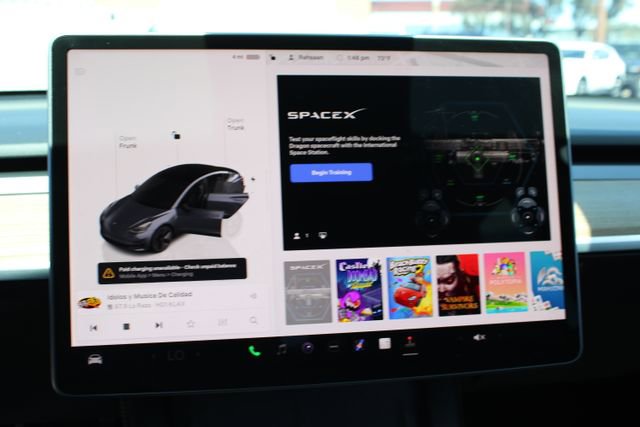 Used 2022 Tesla Model 3 Long Range AWD/4WD image 21