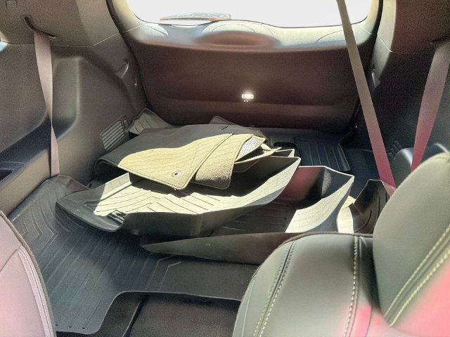 Used 2024 Buick Enclave Essence w/ Sport Touring Edition FWD image 12