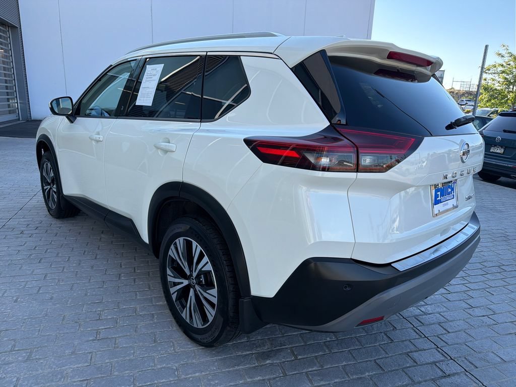 Used 2021 Nissan Rogue SV w/ Premium Package AWD/4WD image 3