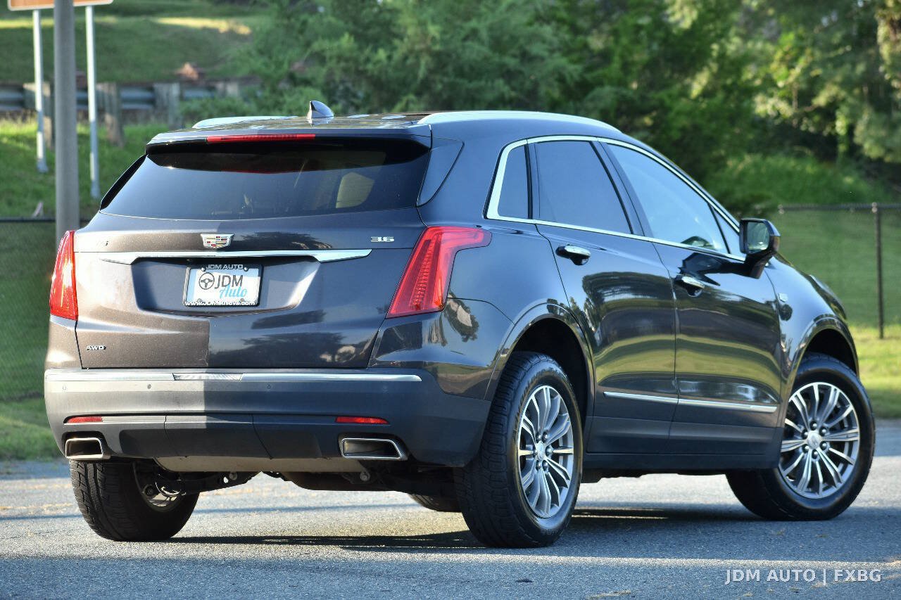 Used 2017 Cadillac XT5 Luxury w/ Driver Awareness Package AWD/4WD image 5