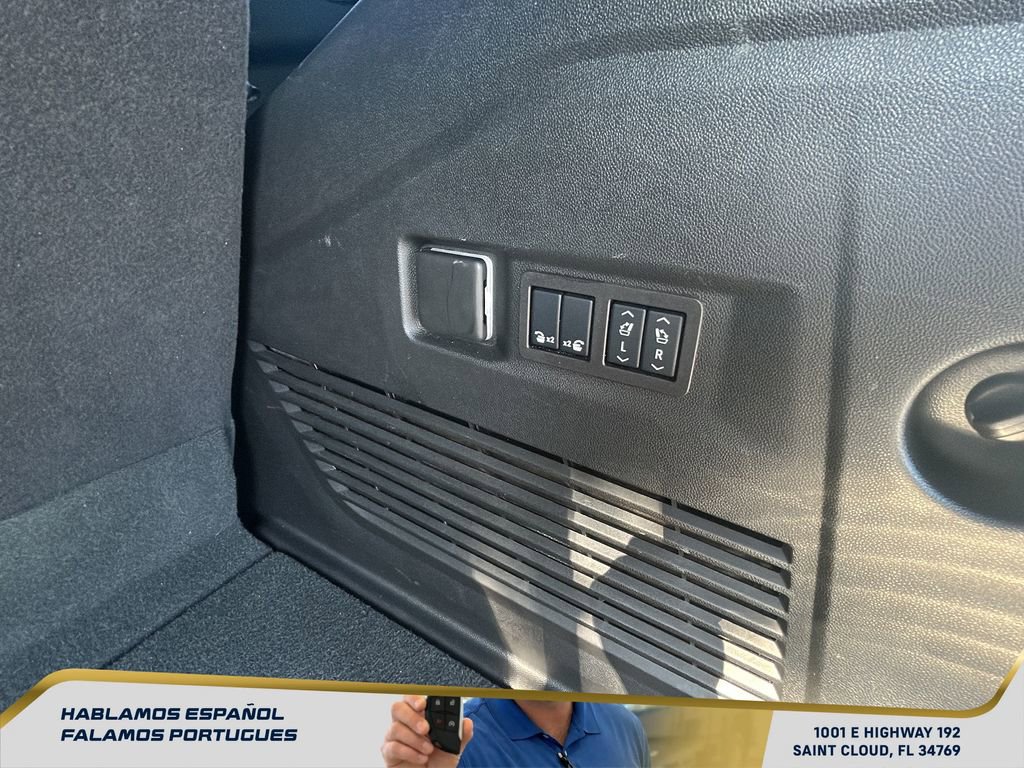 Used 2025 Chevrolet Tahoe Premier RWD image 32