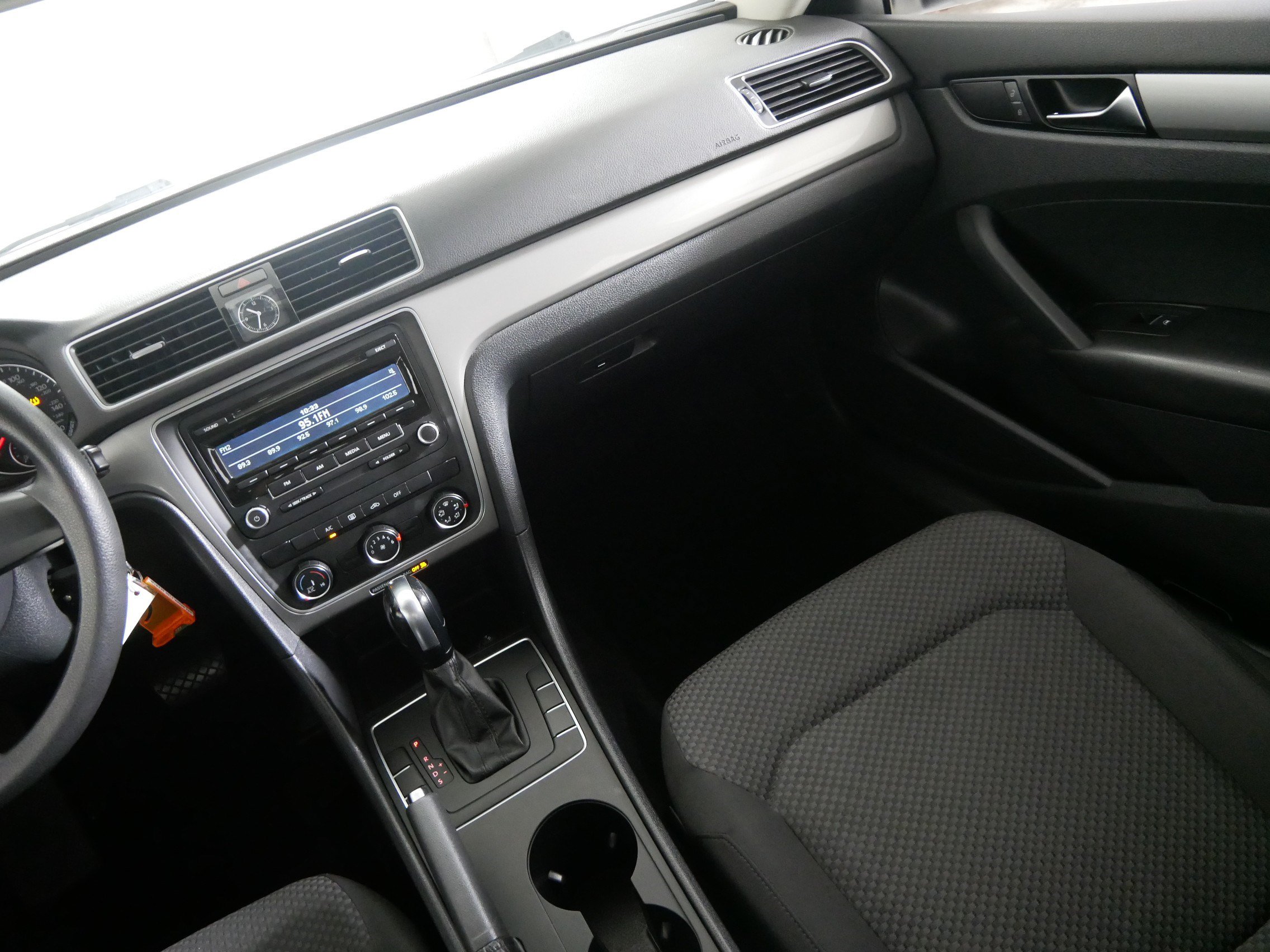 Used 2013 Volkswagen Passat 2.5 S FWD image 11