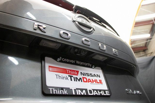 Used 2023 Nissan Rogue SL w/ SL Premium Package image 13