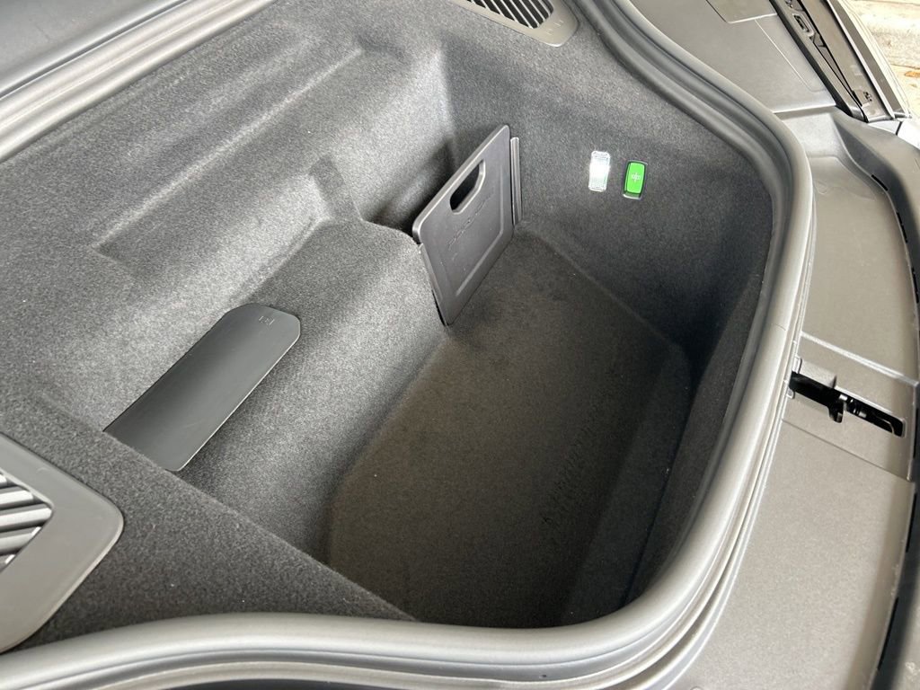 Used 2025 Porsche Macan Electric image 12