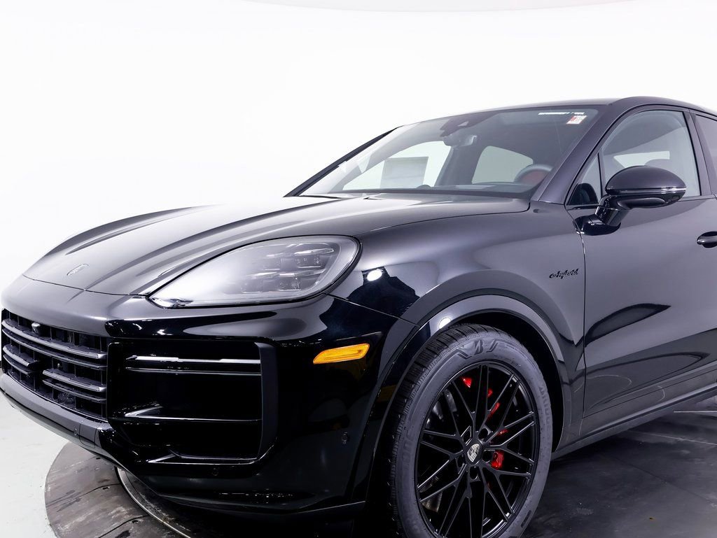 New 2025 Porsche Cayenne Turbo image 13
