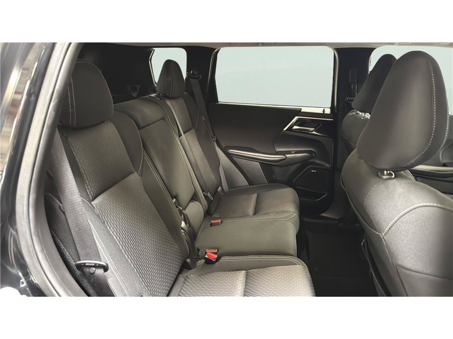 Used 2025 Mitsubishi Outlander ES FWD image 20