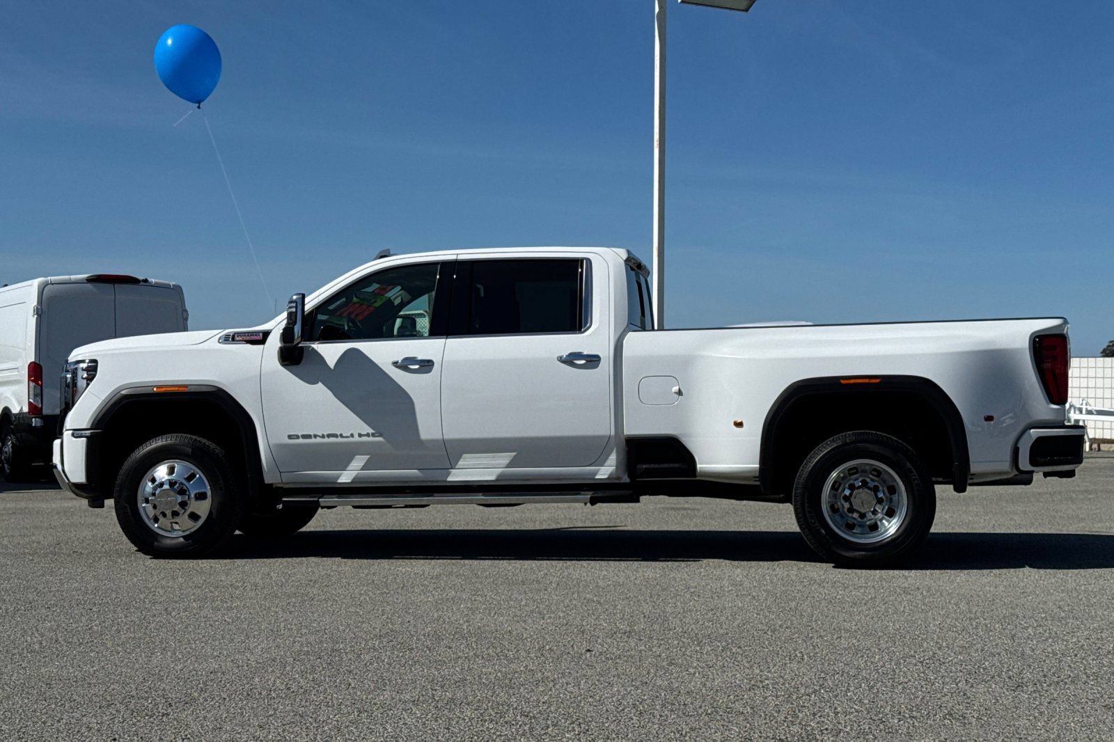 Used 2025 GMC Sierra 3500 Denali w/ Denali Reserve Package AWD/4WD image 7