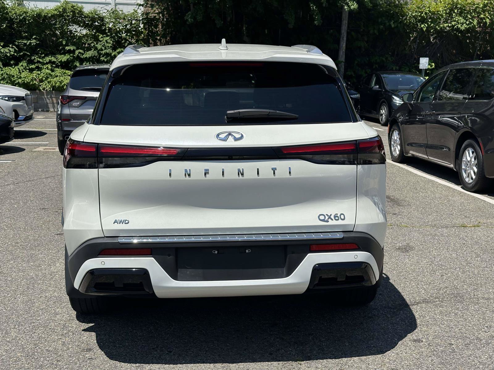 Used 2023 INFINITI QX60 Luxe w/ Cargo Package AWD/4WD image 4
