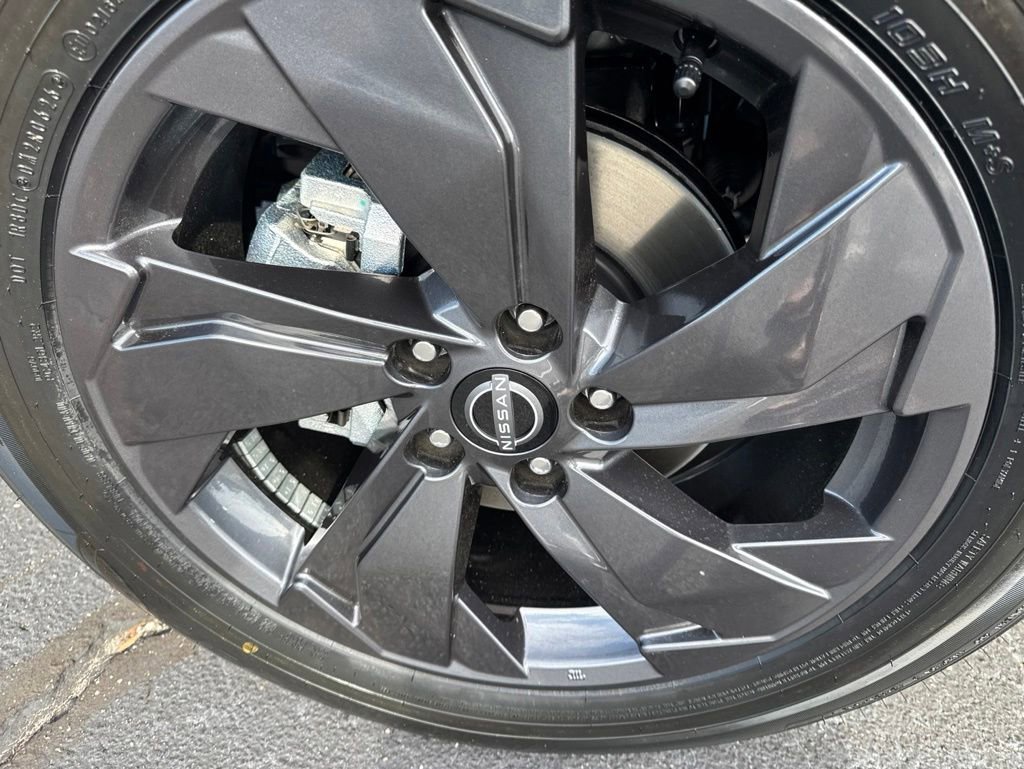 New 2026 Nissan Rogue SV FWD image 9