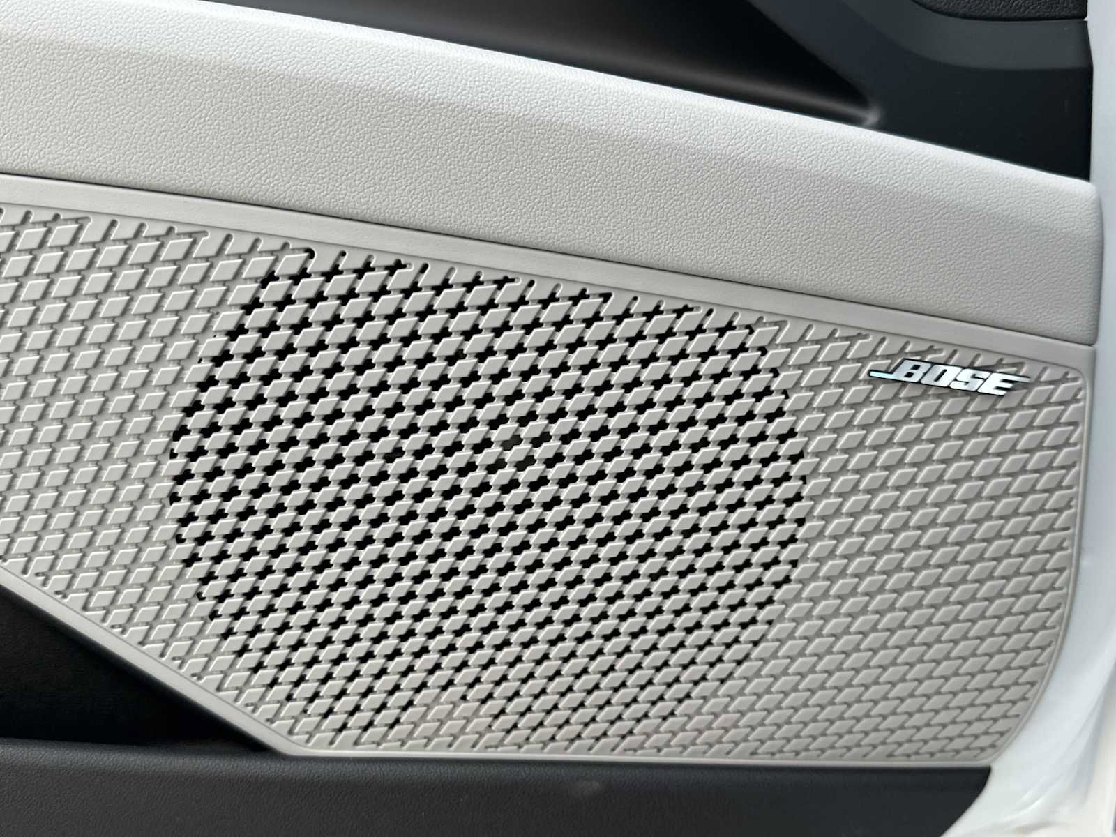 New 2026 Hyundai Elantra Limited FWD image 16