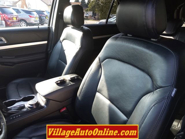 Used 2017 Ford Explorer XLT w/ Equipment Group 202A image 15