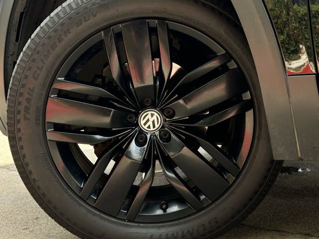 Used 2019 Volkswagen Atlas SE w/ Panoramic Sunroof Package FWD image 11