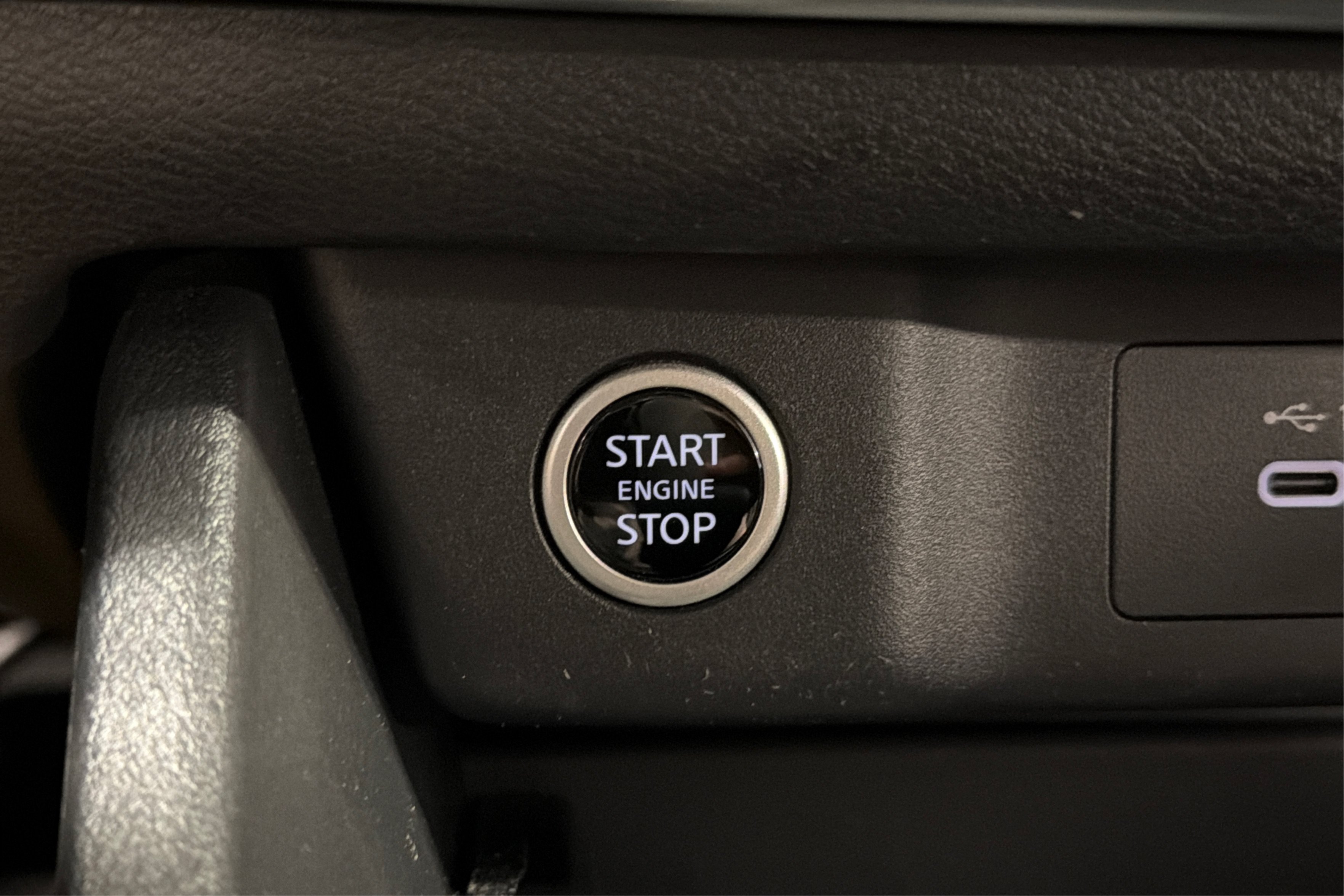 Used 2023 Nissan Rogue SV AWD/4WD image 28