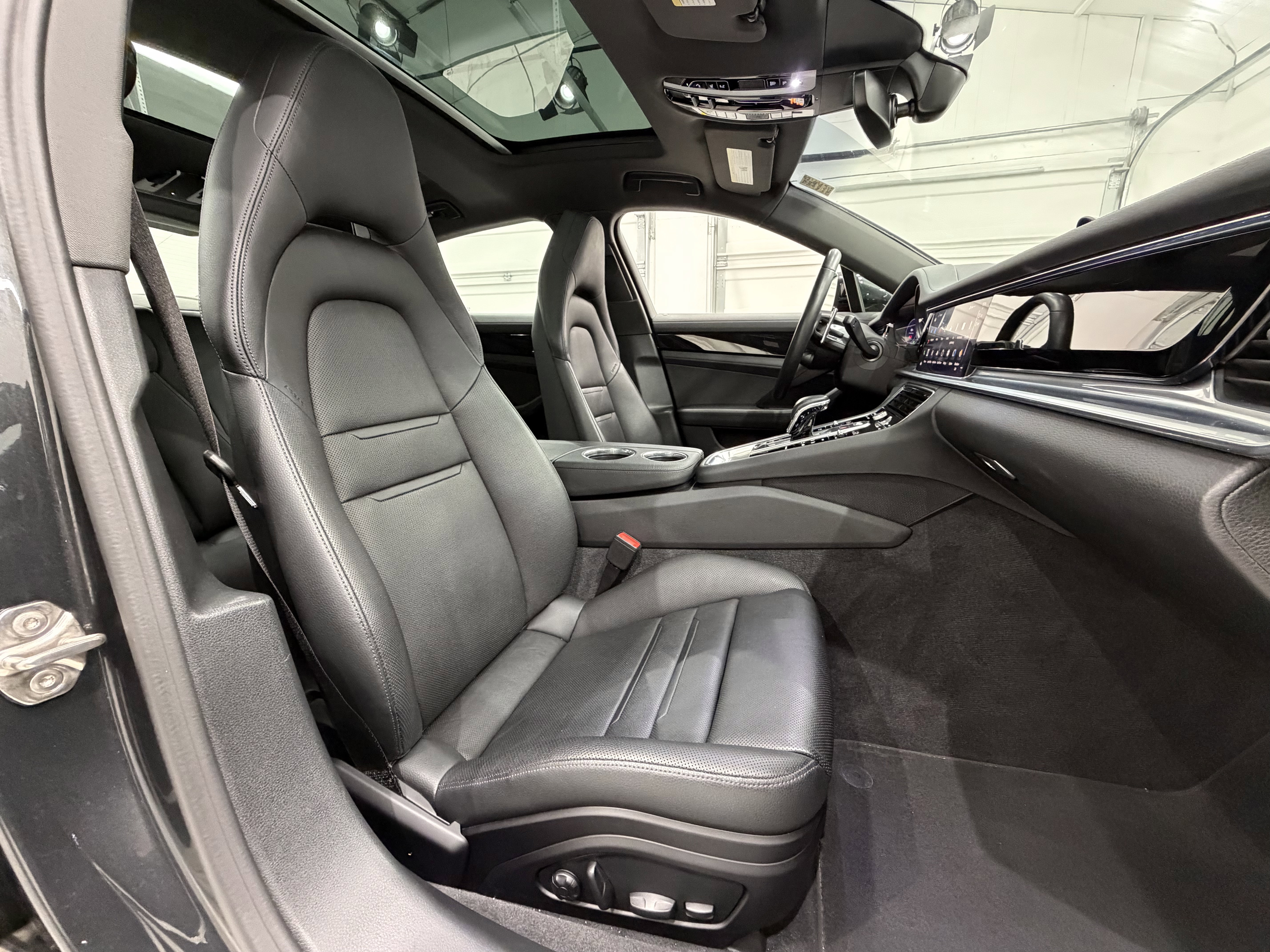 Certified 2023 Porsche Panamera 4 image 23