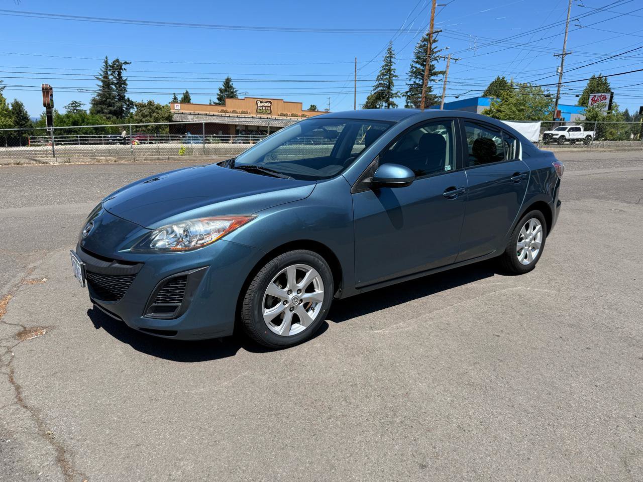 Used 2011 MAZDA MAZDA3 i Touring FWD image 2