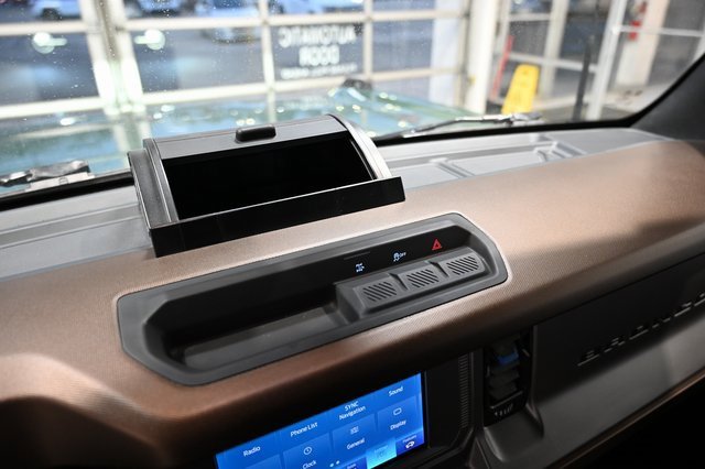 Used 2022 Ford Bronco Outer Banks image 19