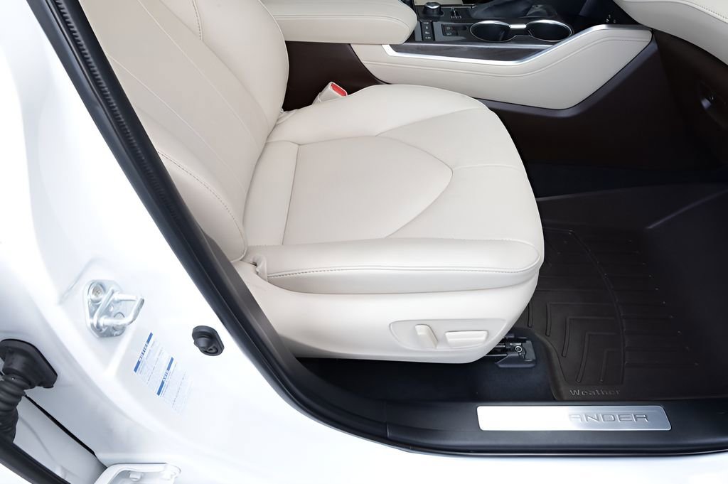 Used 2022 Toyota Highlander Limited image 26