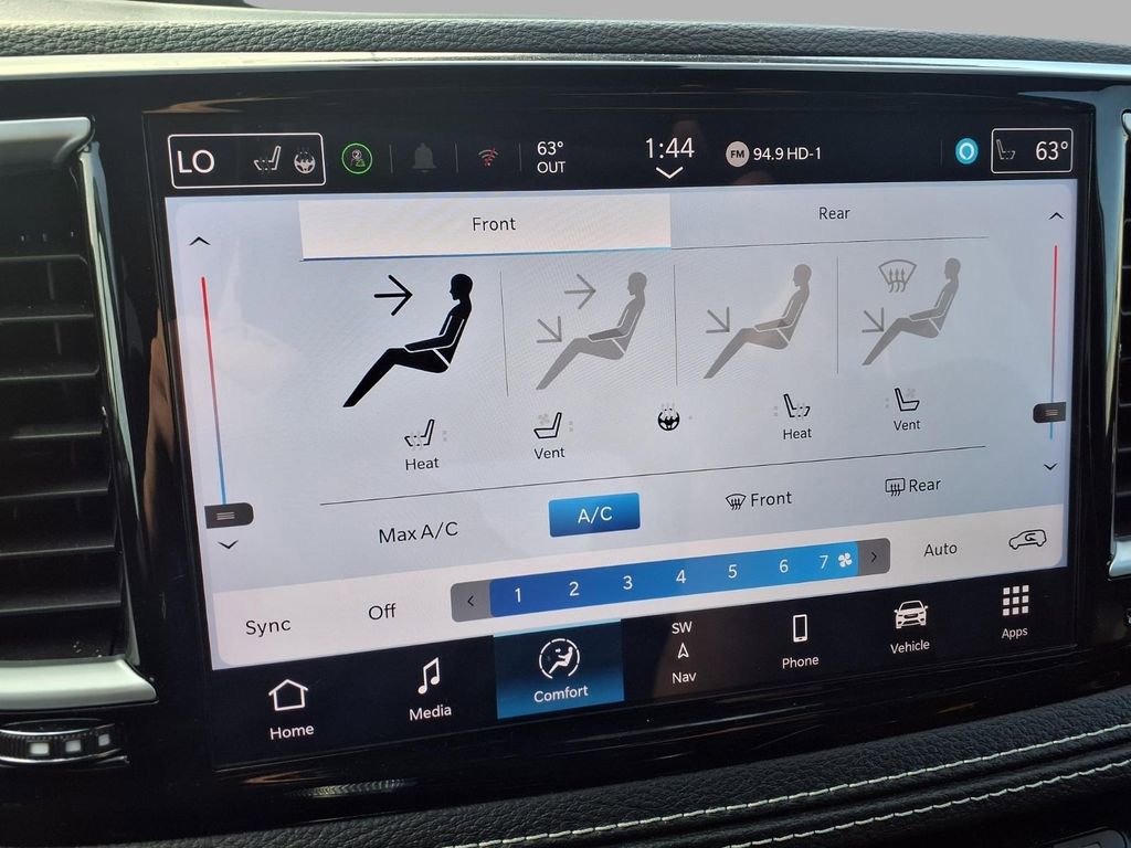 Certified 2025 Chrysler Pacifica Limited image 6