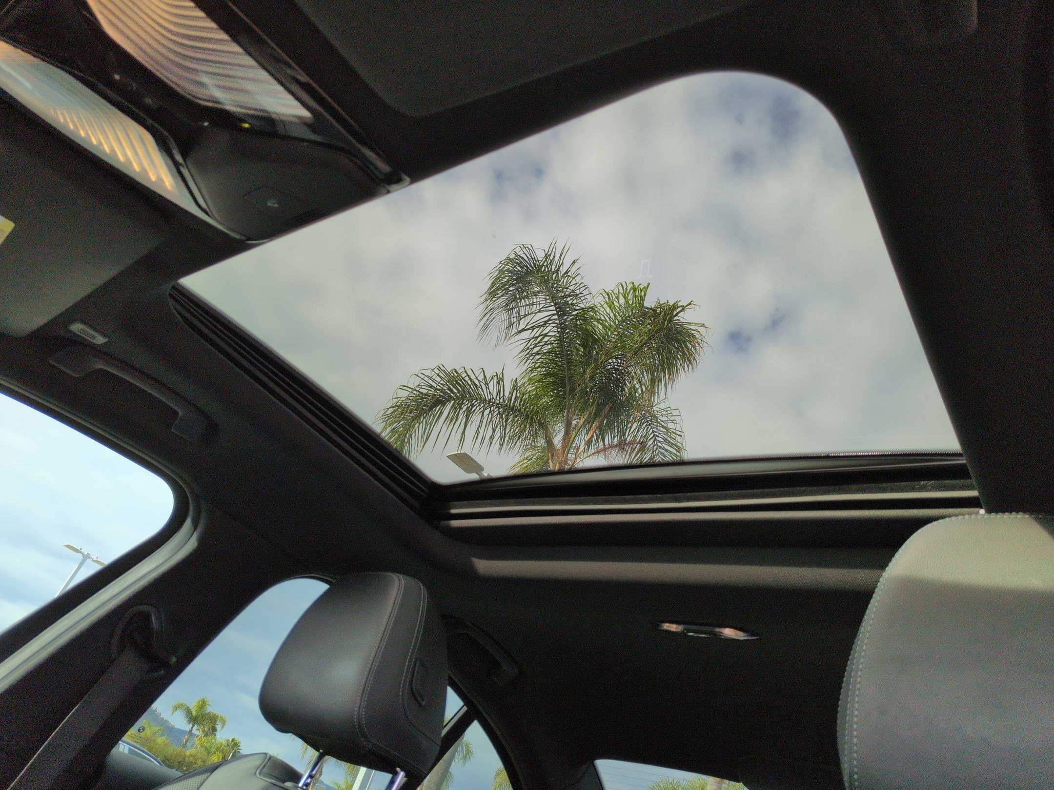 Certified 2024 BMW 330i Sedan w/ M Sport Package image 27