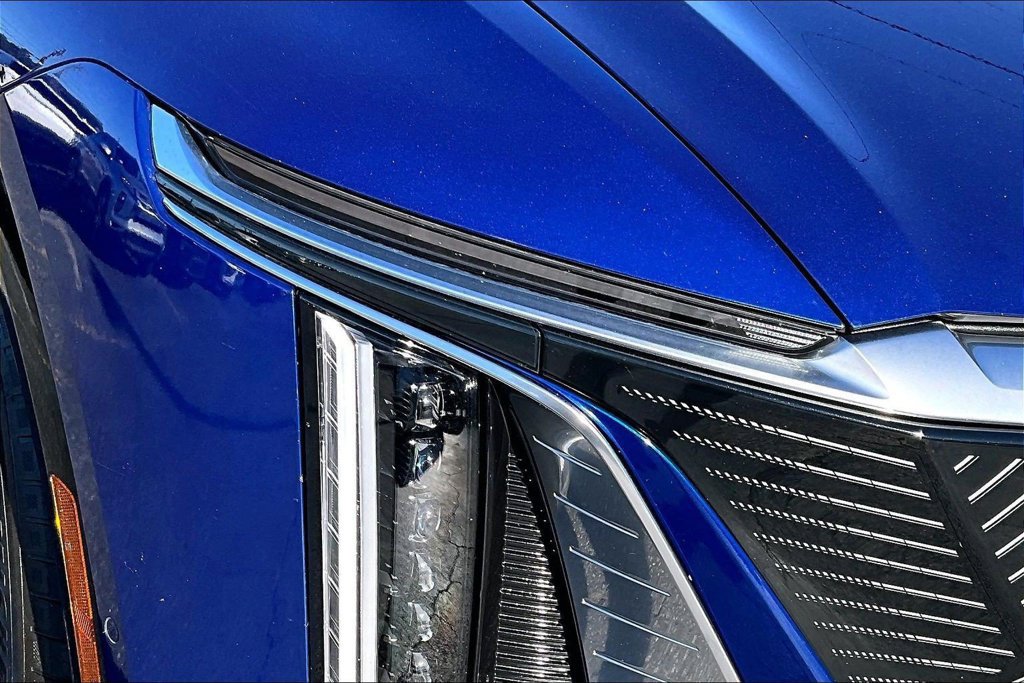 Certified 2024 Cadillac Lyriq Luxury RWD image 30